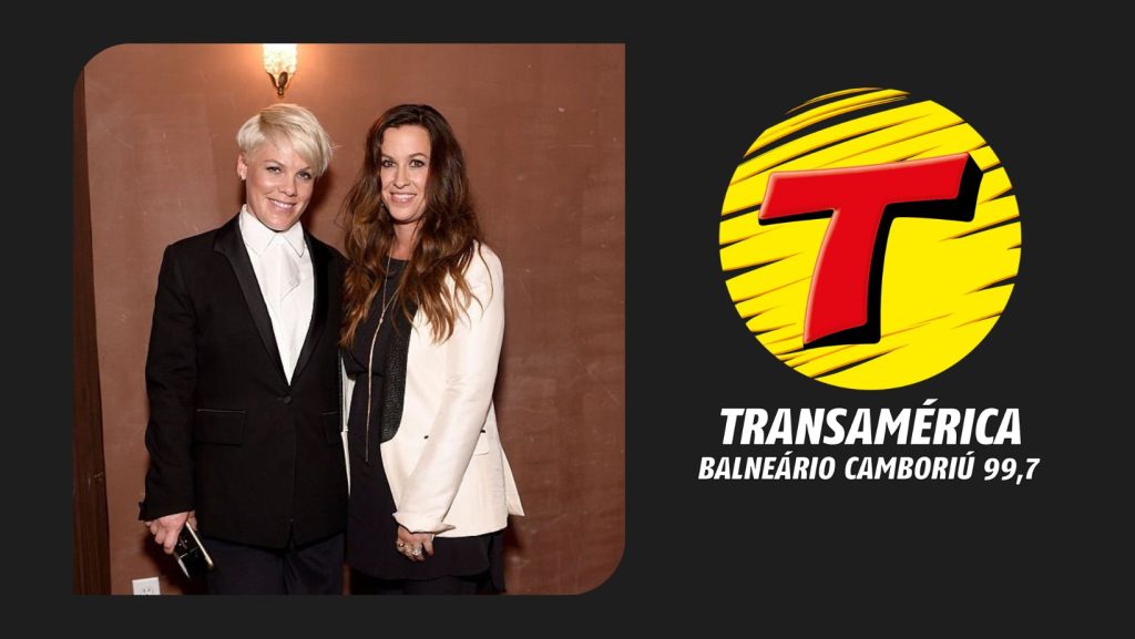 Alanis Morissette e Pink cantam “You Oughta Know” em show nos EUA